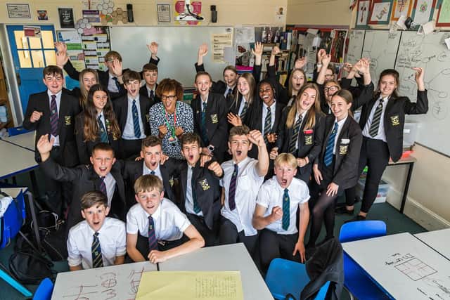 Teacher Siobhan Stott and the Year 9 English class at Purbrook Park School show their support for former pupil Mason Mount. Picture: Mike Cooter (090721)