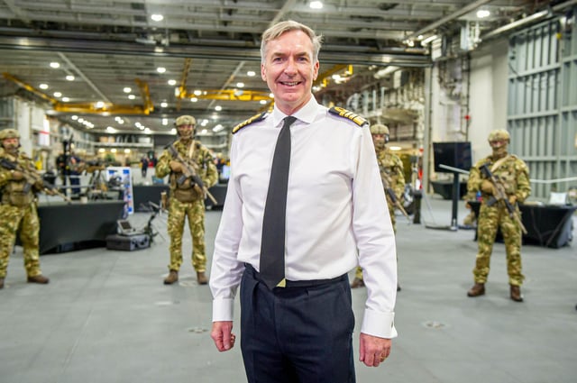 First Sea Lord, Admiral Tony Radakin outlining the Royal Navy’s future priorities in a speech onboard HMS Prince of Wales on 8 October 2020.
Pictured: First Sea Lord, Admiral Tony Radakin with future commando force wearing their new uniform.
Picture: Habibur Rahman