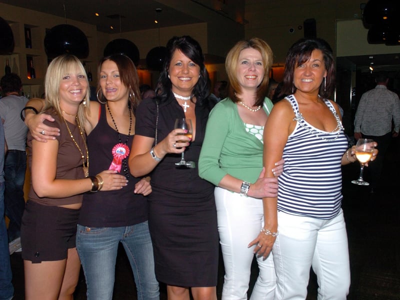This is what a night out at Tiger Tiger in Gunwharf Quays looked like in the 00s.