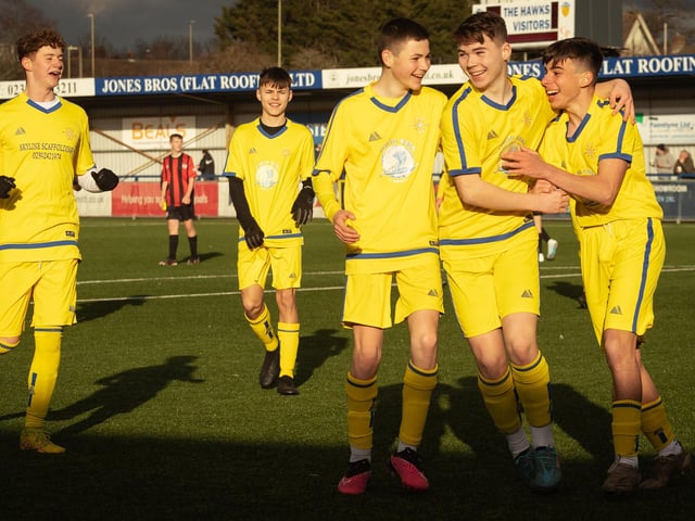 Action from the U16 GEC Marconi Invitation Cup final between Horndean Hawks Condors (red/black) and Pickwick Youth Panthers (yellow). Picture: Keith Woodland (260221-523)