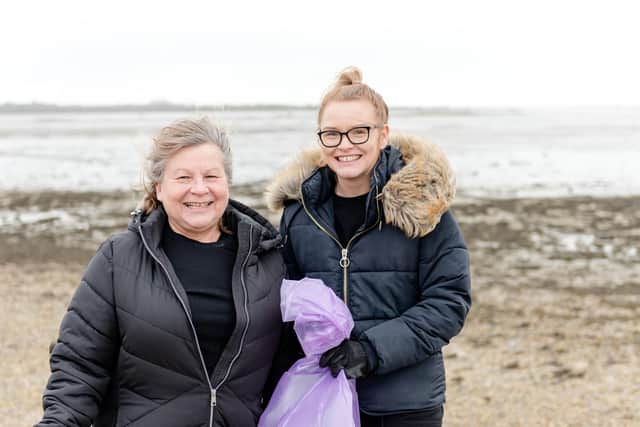A recent project saw an army of volunteers take to Emsworth to clear up discarded rubbish. Barratt Homes sales advisors, Beth Bell and Carolyn McKee, were there to help on the day.