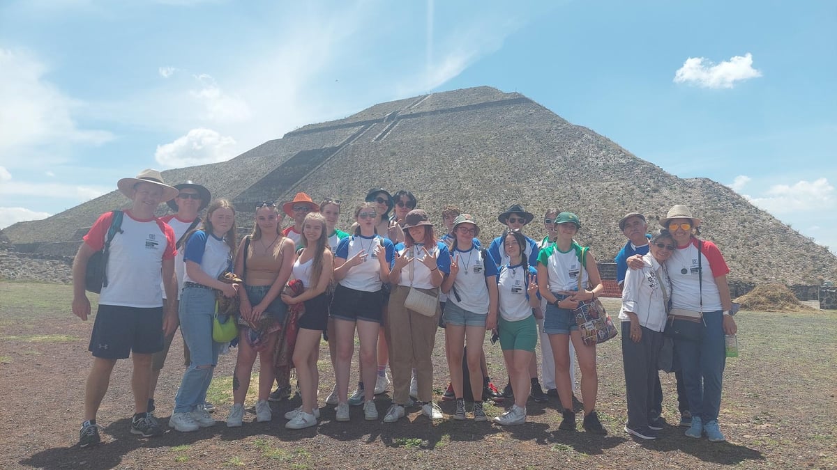 HSDC South Downs College ve el éxito después de llevar a los estudiantes en un viaje financiado a México