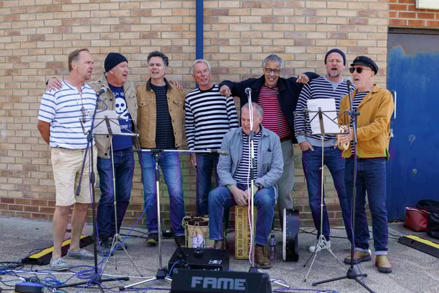 Titchfield Whalers singing at Walpole park Picture:Marcin Jedrysiak