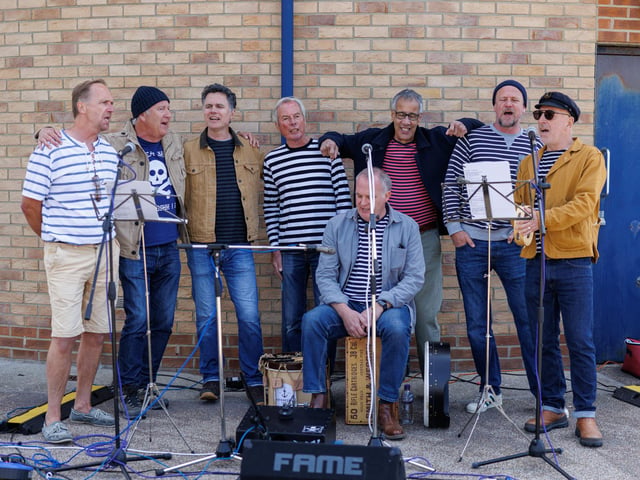 Titchfield Whalers singing at Walpole park  Picture:Marcin Jedrysiak
