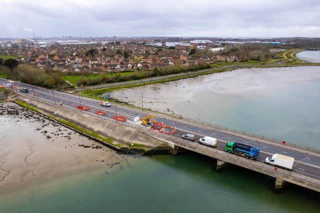 Eastern Road Southbound between the Farlington roundabout and Anchorage Park remains shut. closed again for works. Photos by Alex Shute