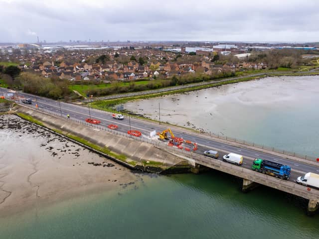 Eastern Road Southbound between the Farlington roundabout and Anchorage Park remains shut. closed again for works

Photos by Alex Shute