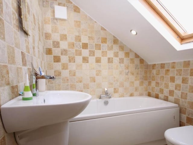 The listing says: "The property enjoys four bedrooms, lounge, modern kitchen/breakfast room, dining/family room & two family bathrooms. The property also enjoys a rear garden & boasts block paved driveway providing parking for multiple vehicles."
