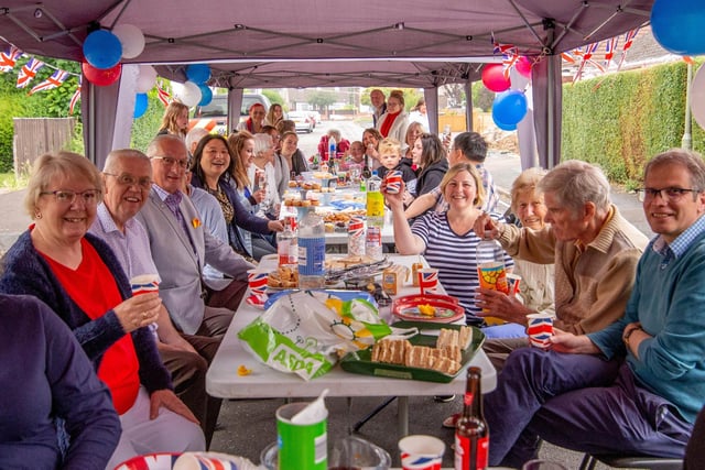 Platinum Jubilee parties across Portsmouth on Sunday 5th June 2022
Pictured: Celebrations at Boundary Way, Havant
Picture: Habibur Rahman