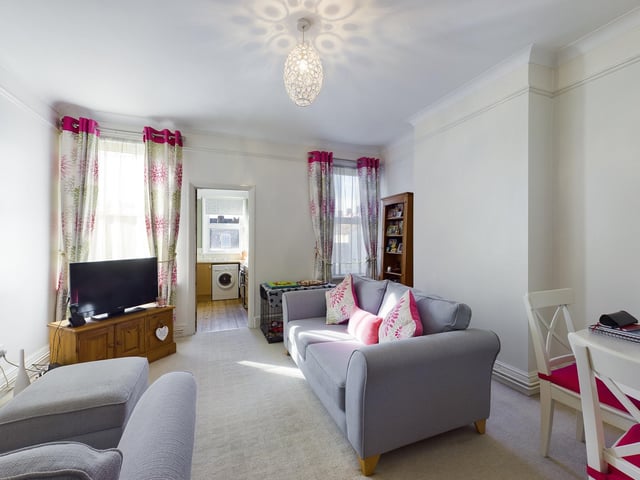 The living room area is cozy and is a perfect size for a small family.
Chichester Road, Portsmouth. Two bedroom first floor flat. Leasehold £179,995.