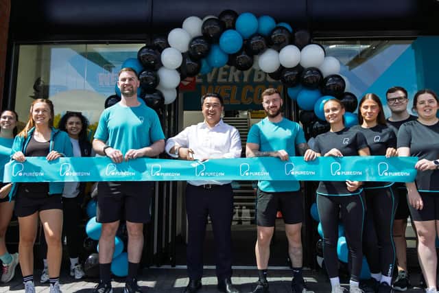Alan Mak MP opening new branch of PureGym in Havant