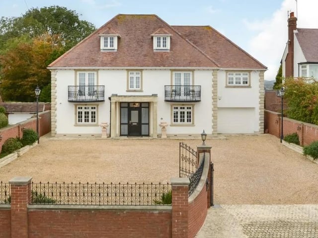 This property has five bedrooms, five bathrooms and five reception rooms.