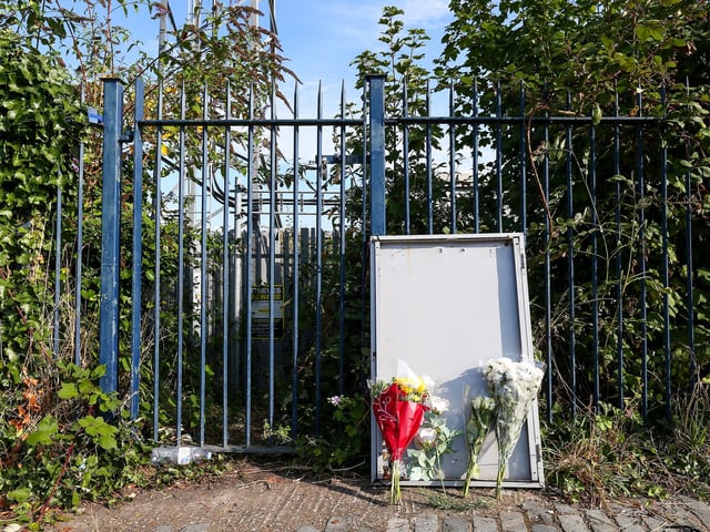 Floral tributes in Goldsmith Avenue, PortsmouthPicture: Chris Moorhouse (jpns 150923-22)