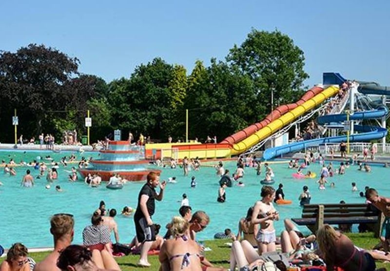 If you are happy to travel a bit further afield then Aldershot Lido may be the place for you. With a large Lido area, slides and and outdoor pool, as well as a large grassy area and cafe facilities, you can easily spend all day at this outdoor water haven. The Lido is opening for its 2024 season open during May half term, weekends in June and every day throughout July and August. Prebooking required. More information at www.placesleisure.org/centres/aldershot-lido