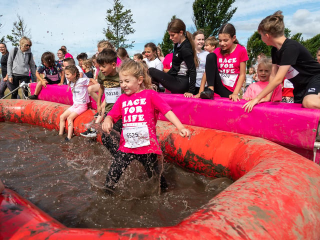 The Pretty Muddy kids race