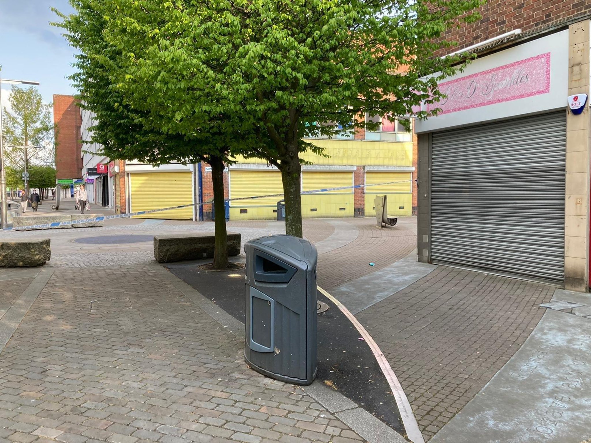 Police put up cordon in Portsmouth city centre after ...