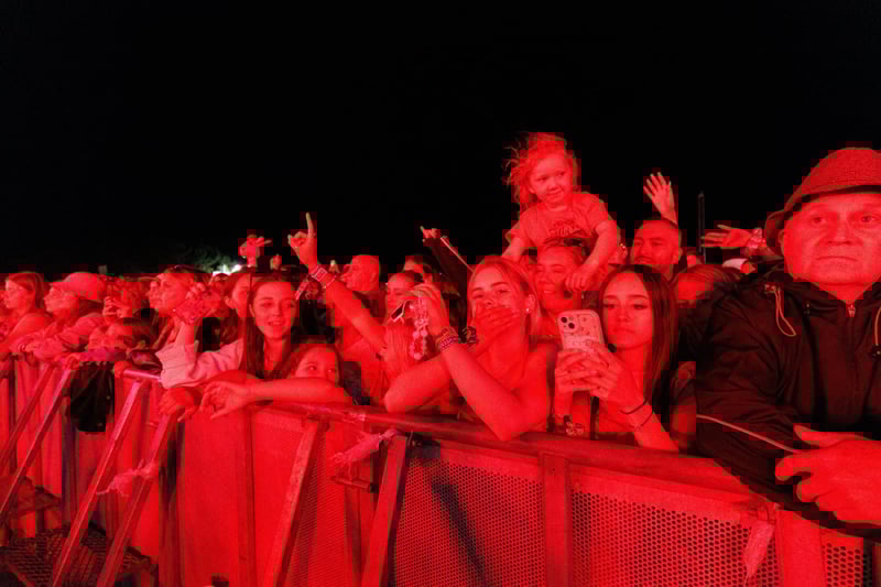 Jess Glynne at Castle Stage Pictured: Crowds watched Jess's performance Picture:Marcin Jedrysiak