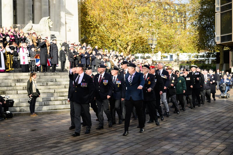 Pictured is: Veterans take the salute
Picture: Keith Woodland (121121-219)