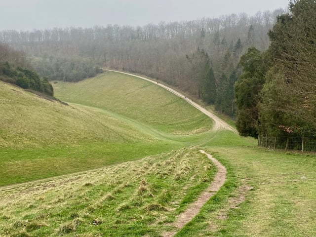 The approach into Arundel