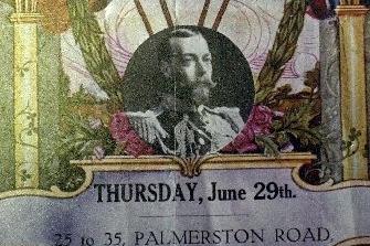 A flyer advertising a summer sale at Knight & Lee - featuring a picture of King George V which dates it between 1910 and 1936.