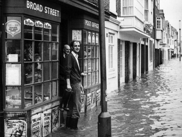 Broad Street, Old Portsmouth, November 1978