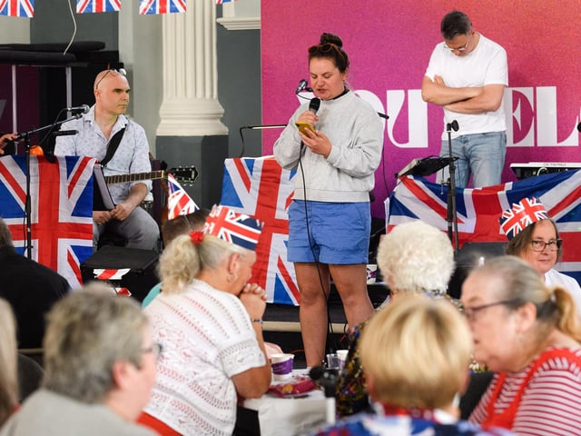 Curate Katherine Message leads the guests in prayers for the Queen at the Portsea Action Group's event in Portsmouth (040621-23)