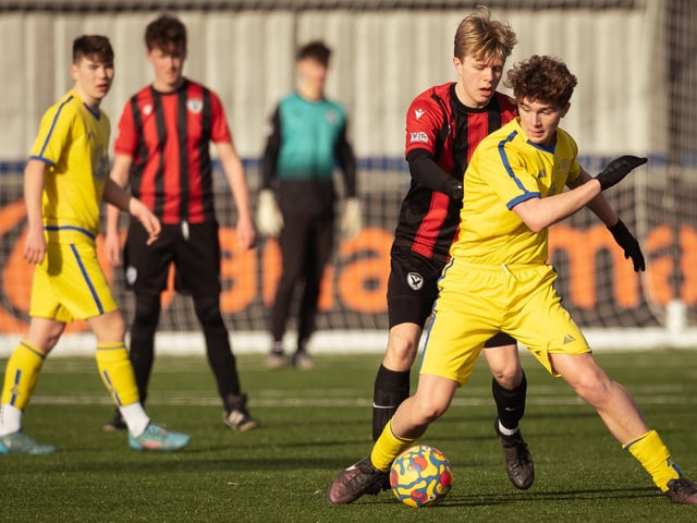 Action from the U16 GEC Marconi Invitation Cup final between Horndean Hawks Condors (red/black) and Pickwick Youth Panthers (yellow). Picture: Keith Woodland (260221-205)