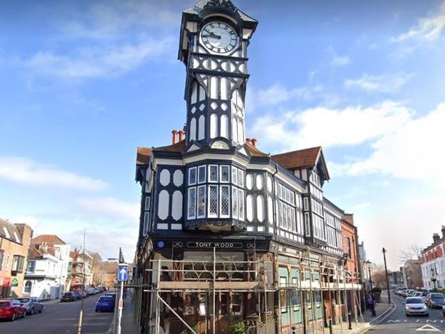 Tony Wood Hairdressing, on Castle Road, has a rating of 4.7 out of five from 179 reviews on Google.