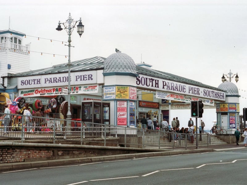 South Parade Pier 18th August 1992 Picture: The News 1909-5
