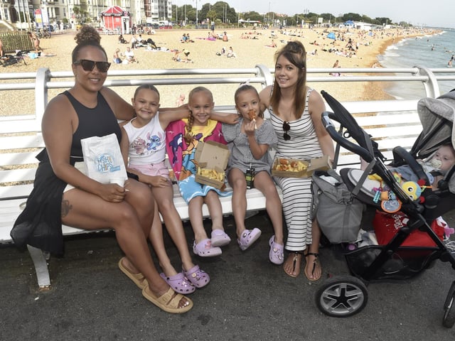 Pictured is: (l-r) Emily Cooper with her children Minnie (9), Eden (6), Dulcie Coles (6) her mum Andrea Williams and her baby brother.
Picture: Sarah Standing (050923-8191)