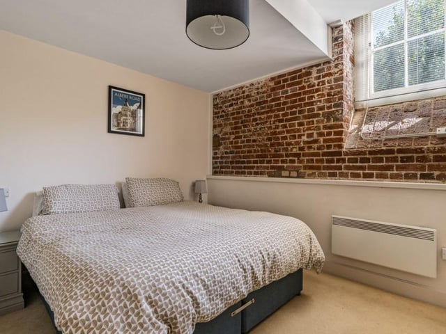 This two bedroom apartment in Gunwharf Quays has a lot to offer someone looking for an investment in a sought after area.