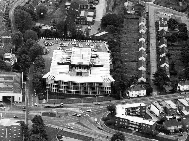This picture was taken in 1981 before the two rows of houses on the right were bought by The News and demolished to make way for the expansion of The News Centre

.