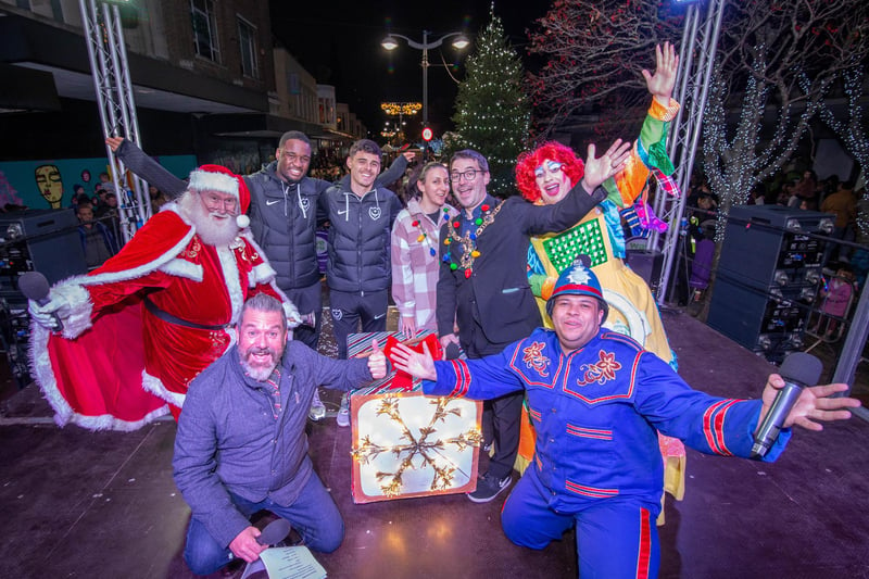 Palmerston Road Christmas Lights Switch On at Southsea on Thursday 23rd November 2023

Pictured: Santa with the Lord Mayor, Tom Coles and Mayoress, Nikki Coles with Wave 105 presenter, Mark Collins with Pompey football players and cast of Alladin from New Theatre Royal.

Picture: Habibur Rahman