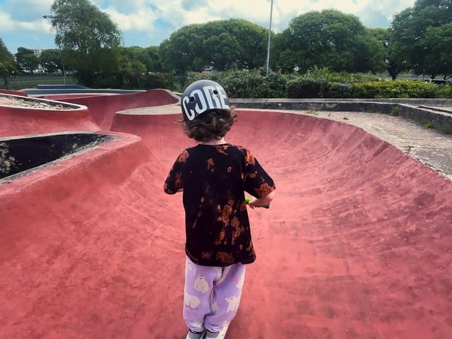 Frank takes on the slipway snake run at Southsea Skatepark