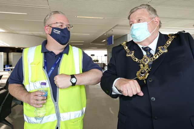 Lee Benfield is greeted by the lord mayor. Picture: Chris Moorhouse (jpns 150621-32)