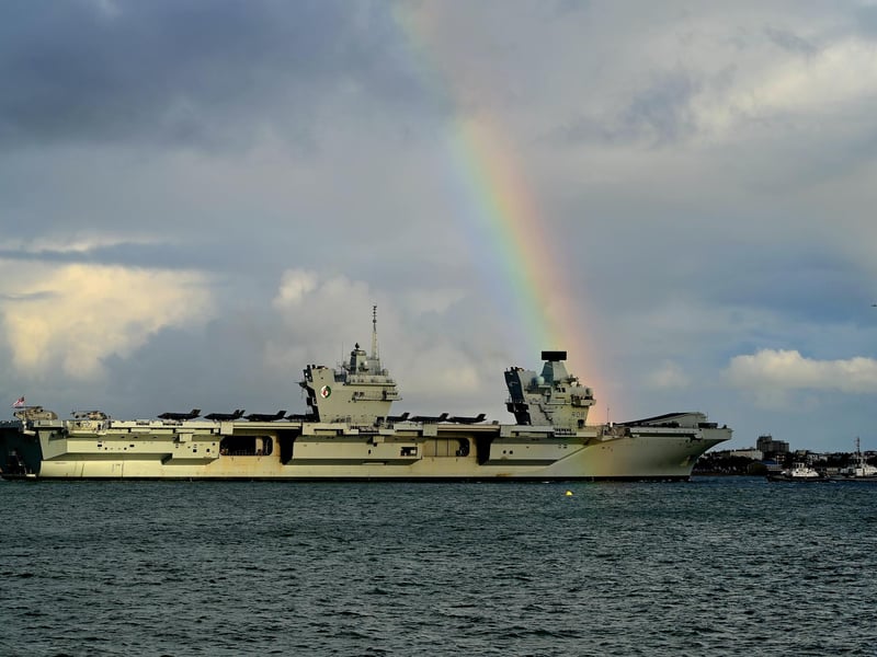 HMS Queen Elizabeth leaves Portsmouth.