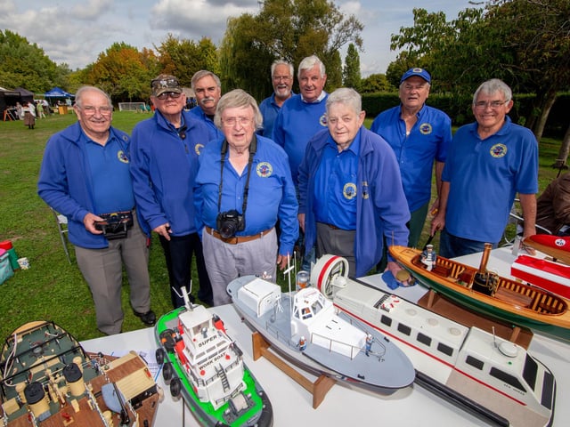 Eastleigh and District boat club members with their model boats