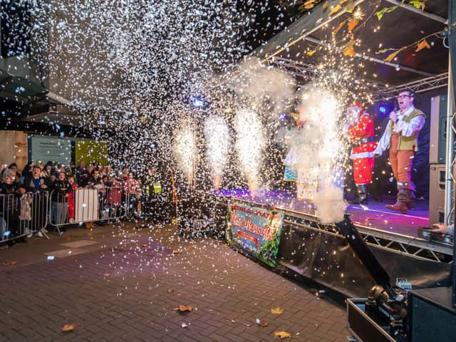The confettic canon which covers the crowd. Picture: Mike Cooter (181121)