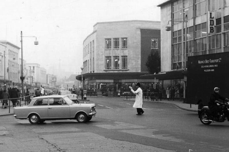 Commercial Road/Edinburgh Road junction
A mid-1960's photograph with police officers controlling traffic here and in the distance.