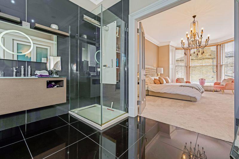 Bedroom 2 en-suite.