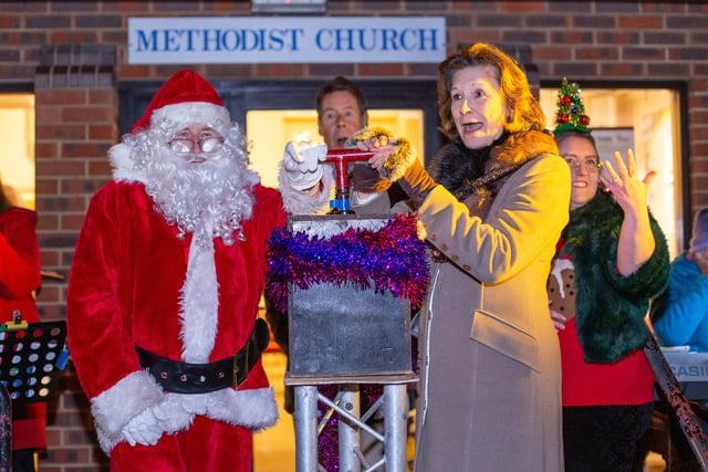 Santa and the Mayor of Havant, Cllr Diana Patrick, switching on the Christmas lights in Emsworth. 

Picture: Habibur Rahman