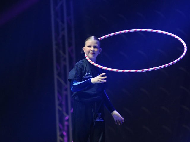 Children from Aerial Dance Academy in Portsmouth, experienced a pre show workshop with some of the artists in the Big Top at Circus Extreme on Southsea Common on Tuesday, March 31, 2026.Picture: Sarah Standing (310326-2193)