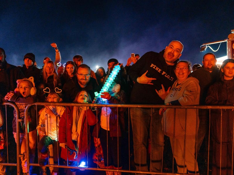 Fireworks & entertainment at
HMS Sultan