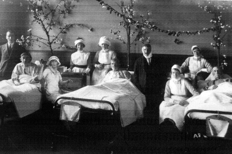 St Marys Hospital ward
Sent in by Dorothy and Jack Price of Stubbington. We see a photo of a ward in St Mary's Hospital decorated as an apple orchard for a competition.
Branches were brought in and visitors were requested to make pink and white flowers which were tied to the branches.