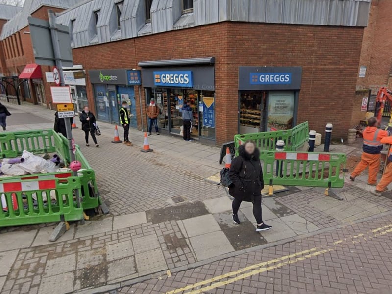 This Greggs is located in Crasswell Street in Portsmouth and it has a Google rating of 4.1 with 57 reviews.