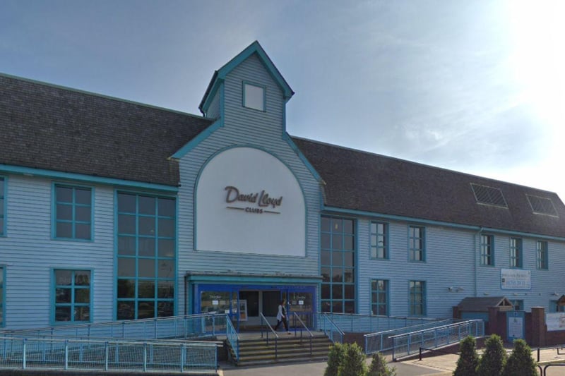 The national chain of health clubs has long had the reputation of being one of the top tier gyms in the country, offering much more than work out spaces with spa’s and swimming pool’s also included. The Port Solent David Lloyd offers a large open plan gym area, three swimming pools, and a spa which includes a sauna and steam room. Membership prices are provided on request with a number of different types of memberships, from premium to platinum, to single memberships or ones for the whole family.