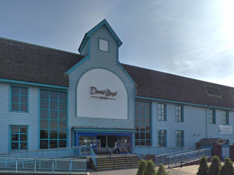 The national chain of health clubs has long had the reputation of being one of the top tier gyms in the country, offering much more than work out spaces with spa’s and swimming pool’s also included. The Port Solent David Lloyd offers a large open plan gym area, three swimming pools, and a spa which includes a sauna and steam room. Membership prices are provided on request with a number of different types of memberships, from premium to platinum, to single memberships or ones for the whole family.