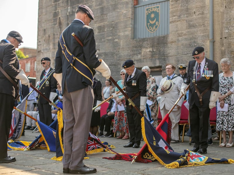 Pictured: 2 minute silence as Standard-bearers put flags down
Picture: Habibur Rahman