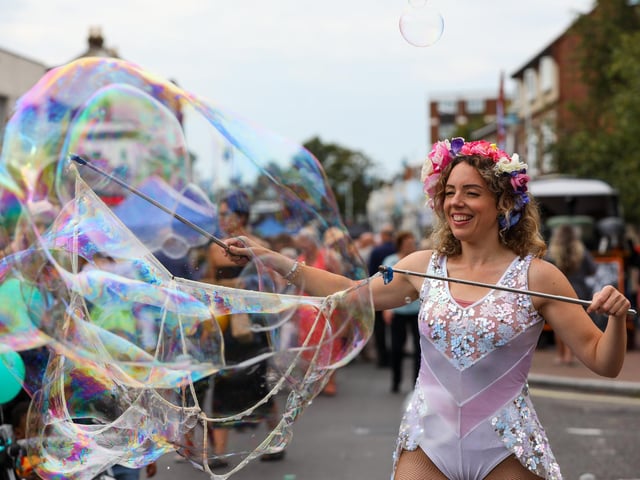 Roxy Storm from Storm in a Tea Cup Circus. Stoke Road Festival, Gosport
Picture: Chris Moorhouse (jpns 150923-33)