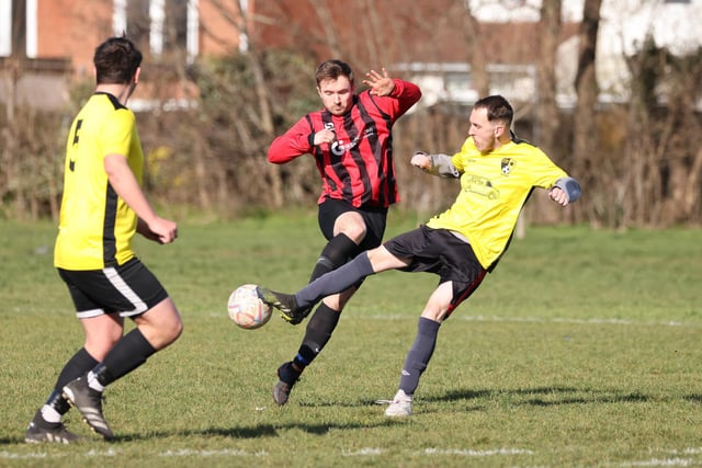 Jewellventus (red) v Fratton Trades. Picture by Kevin Shipp