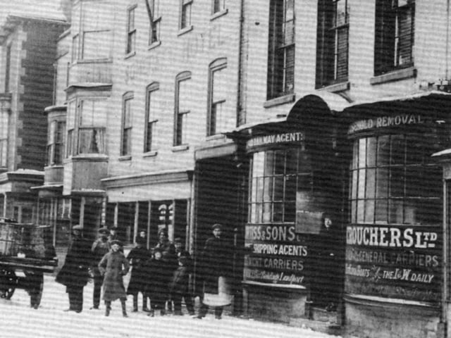Broad Street, Old Portsmouth, about 1910